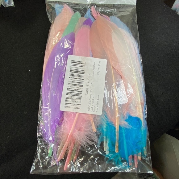 Awesome Large craft bundle, mostly new sealed bags to create various projects - Picture 7 of 15
